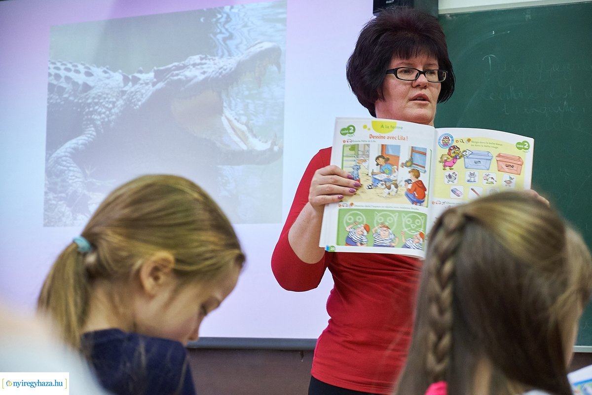 Francia nyelvi tagozat az Apáczai iskolában