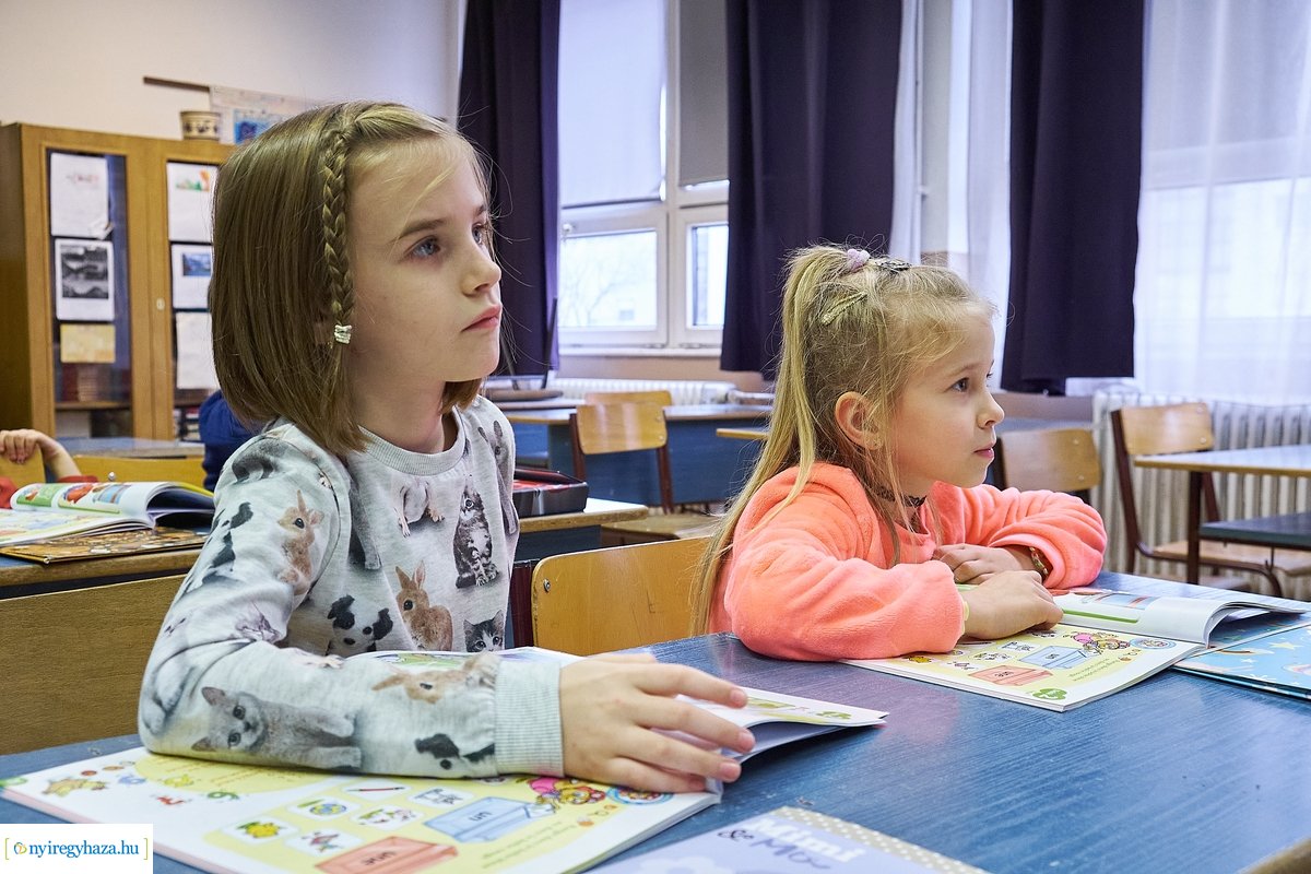 Francia nyelvi tagozat az Apáczai iskolában