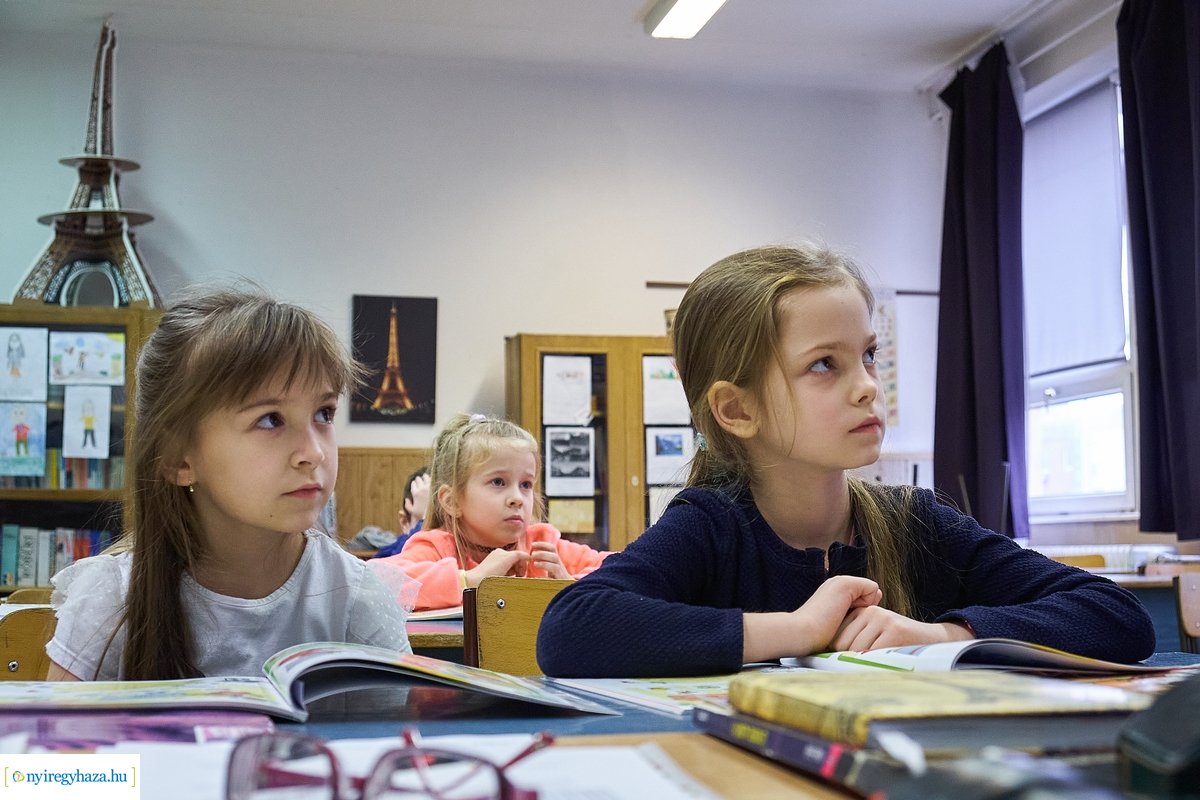 Francia nyelvi tagozat az Apáczai iskolában