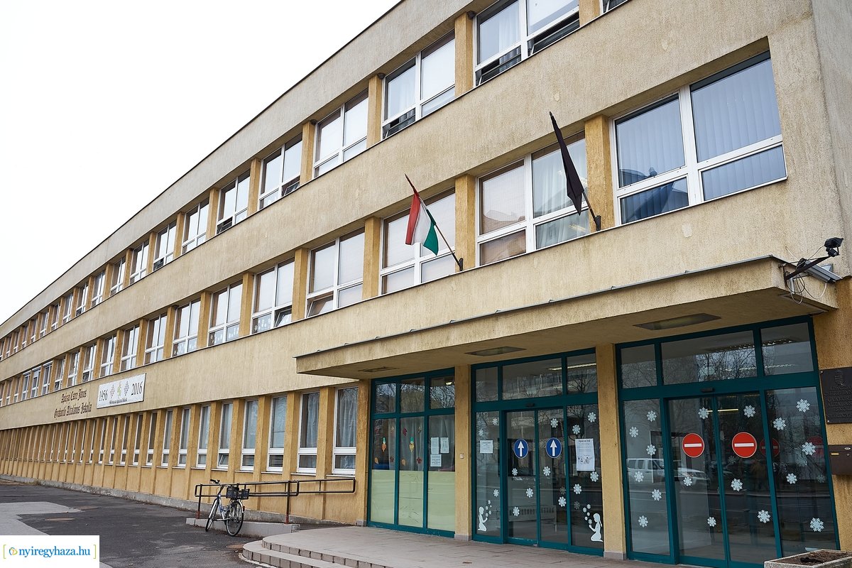 Francia nyelvi tagozat az Apáczai iskolában