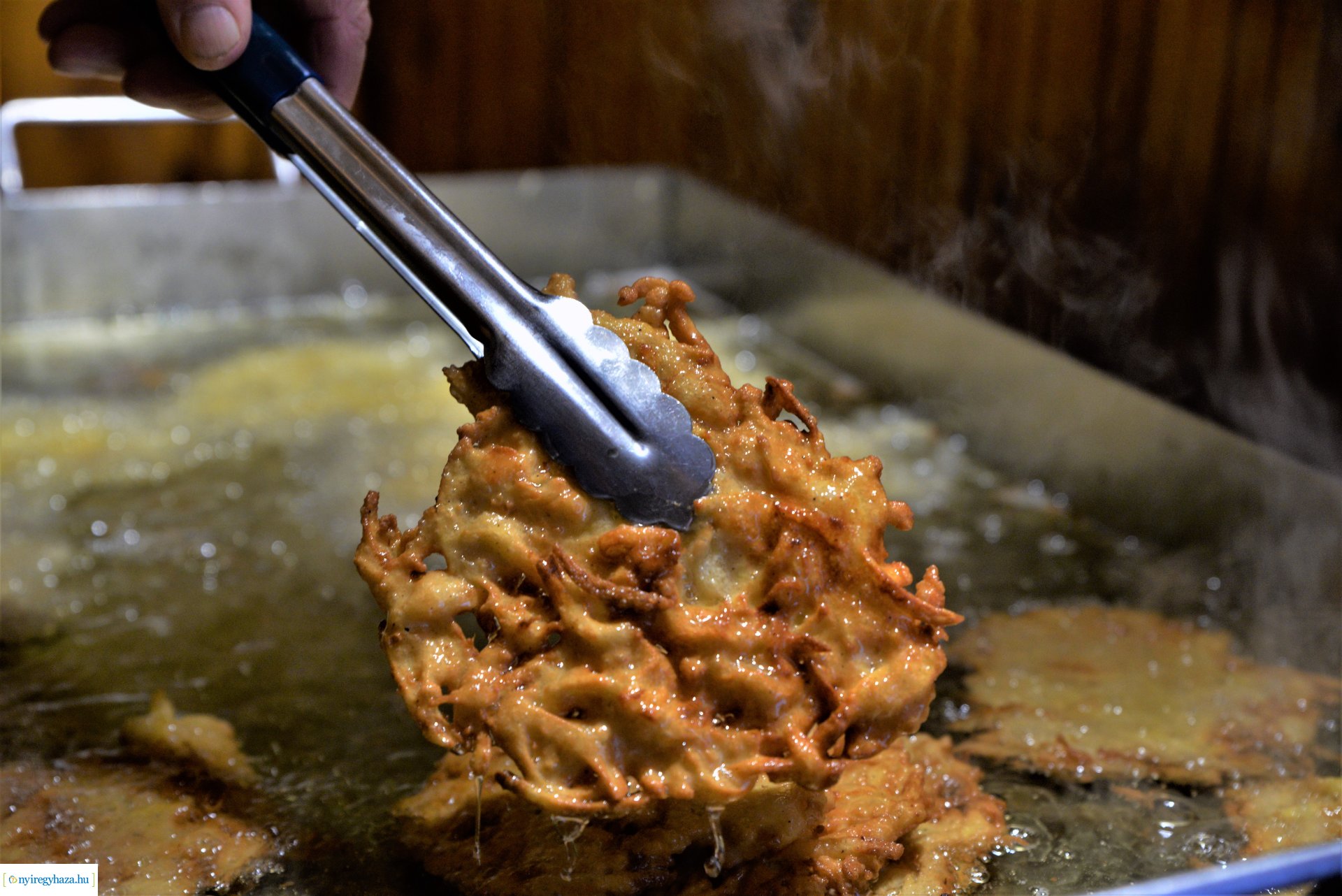 Frissen sült ajándék lapcsánka a karácsonyi forgatagban