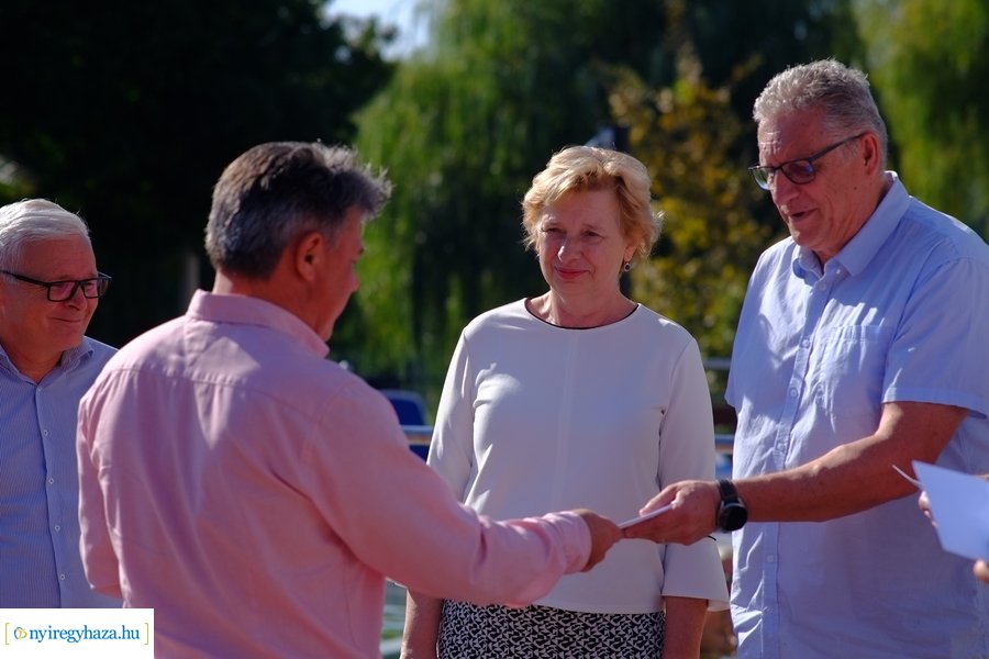 Fürdőkupon átadó az Aquarius Élményfürdőben