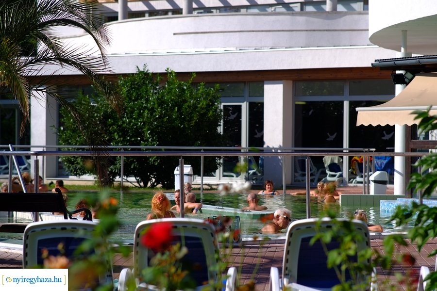 Fürdőkupon átadó az Aquarius Élményfürdőben