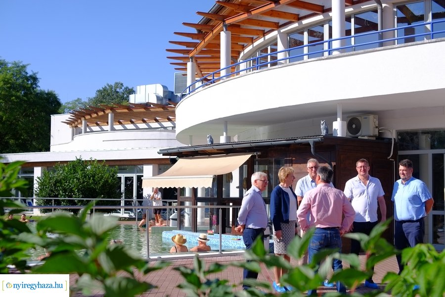 Fürdőkupon átadó az Aquarius Élményfürdőben