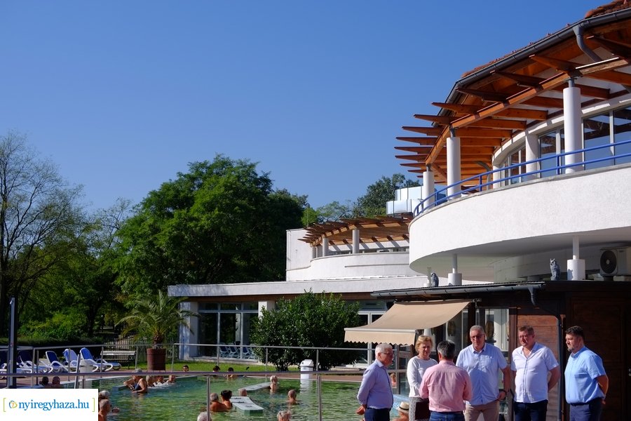 Fürdőkupon átadó az Aquarius Élményfürdőben