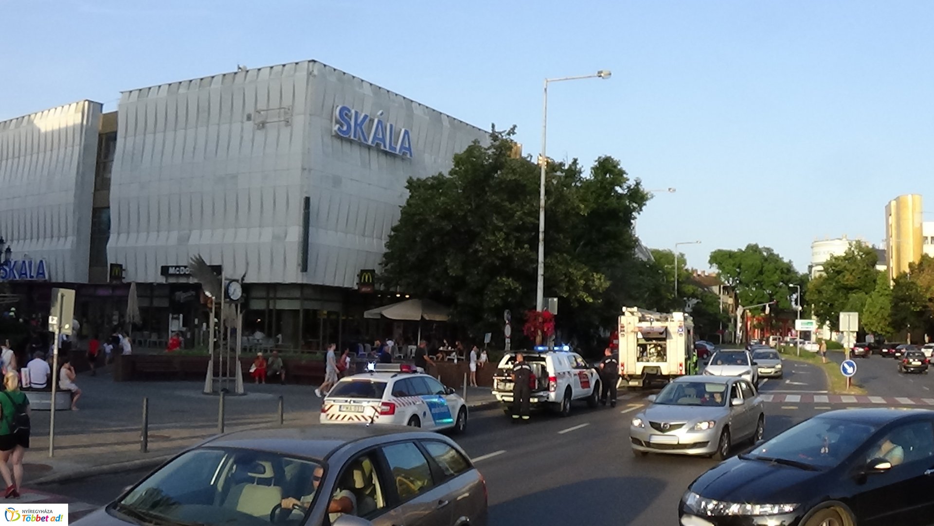 Füstszivárgás egy belvárosi bevásárlóközpontban