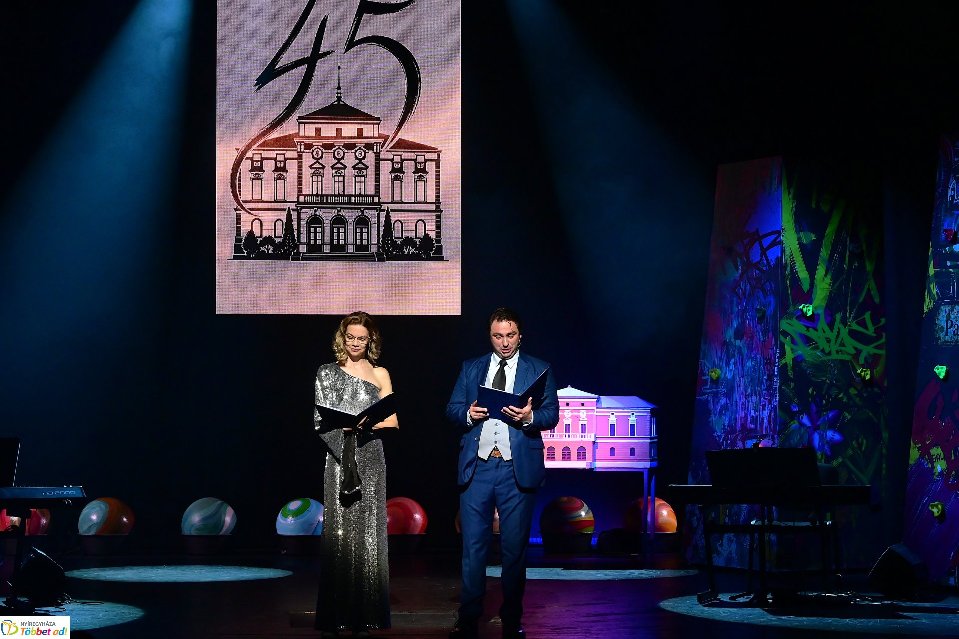 Gálaműsor a Móricz Zsigmond Színházban - 45  éve alakult meg az állandó társulat