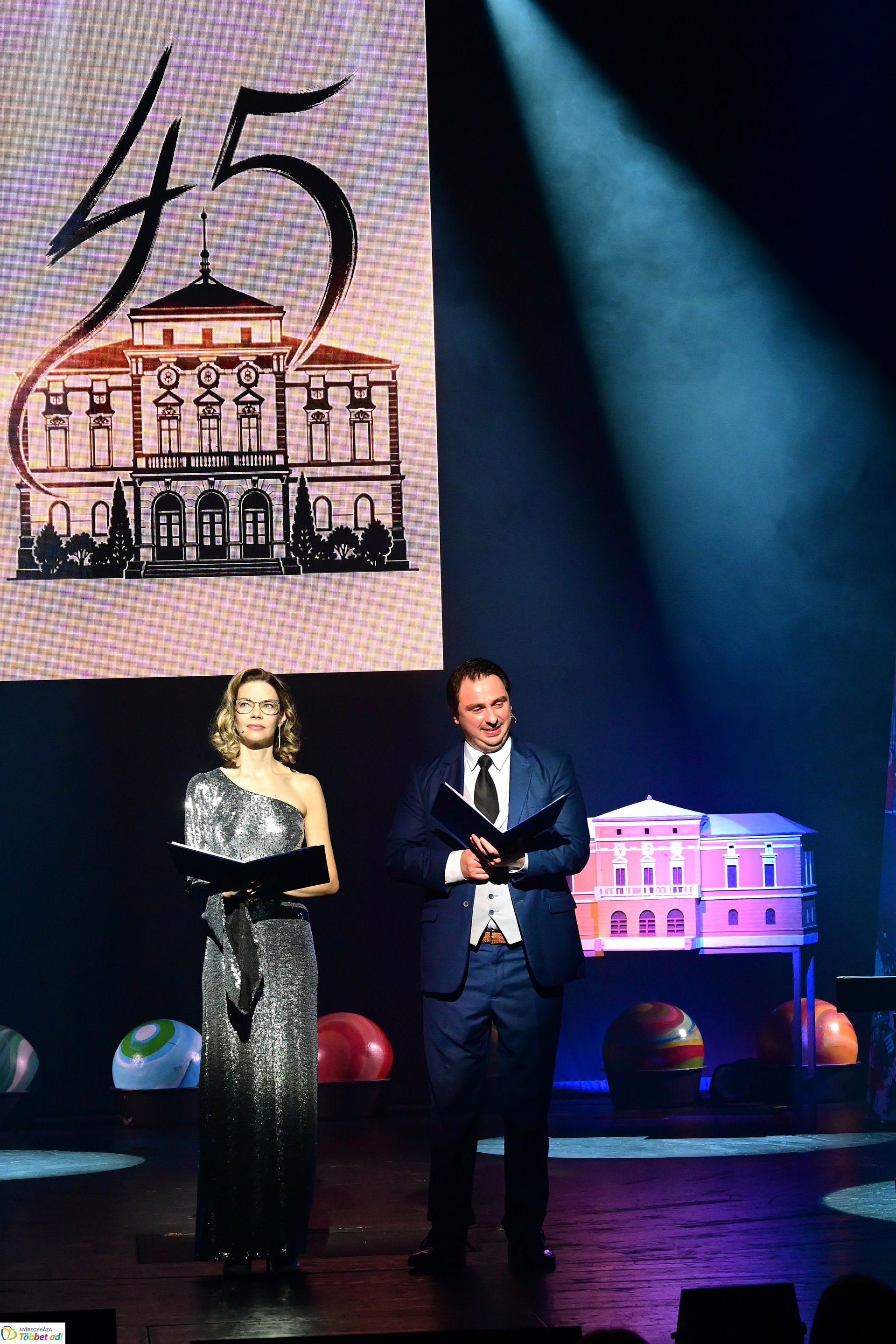 Gálaműsor a Móricz Zsigmond Színházban - 45  éve alakult meg az állandó társulat