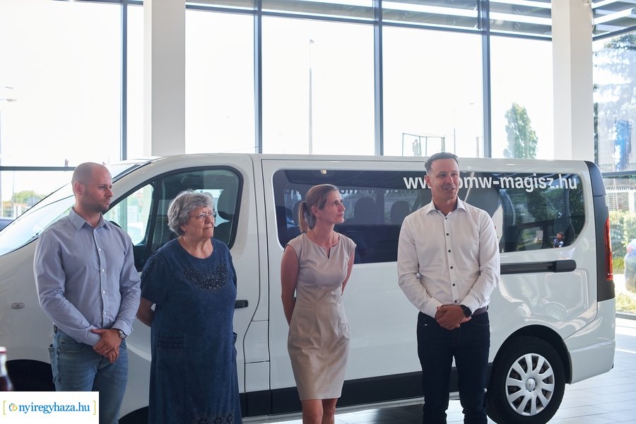 Gépjármű felajánlás a Magisztól