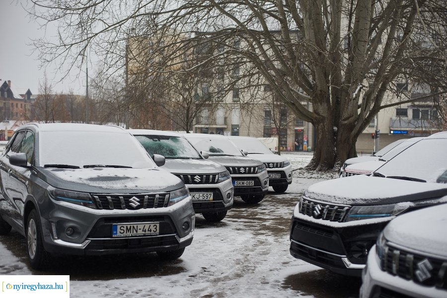 Gépjárművek átadása a Westsik iskolában