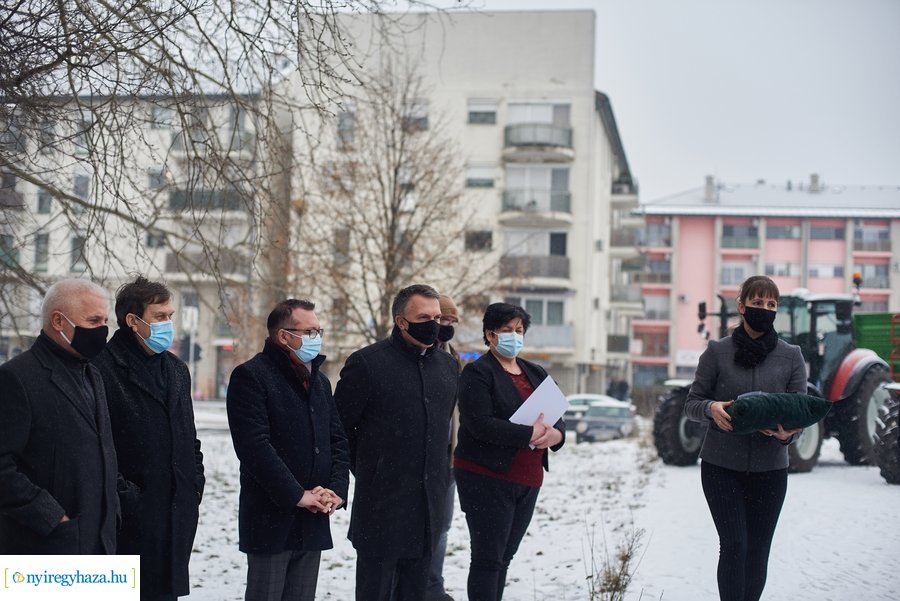 Gépjárművek átadása a Westsik iskolában