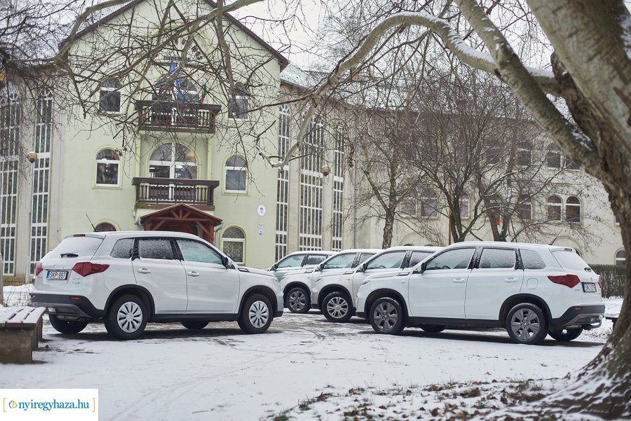 Gépjárművek átadása a Westsik iskolában
