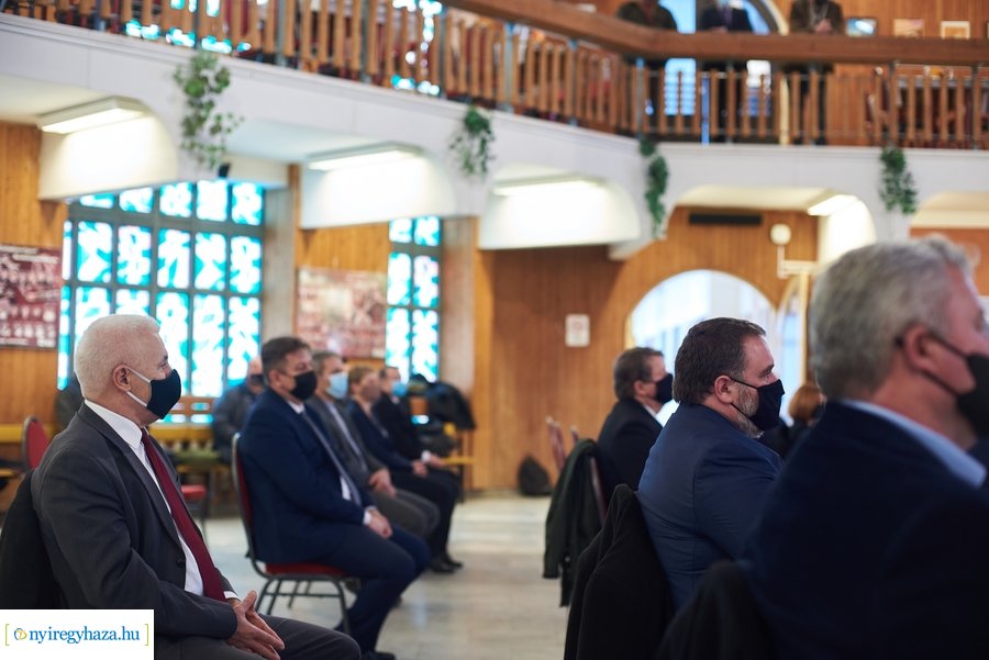 Gépjárművek átadása a Westsik iskolában