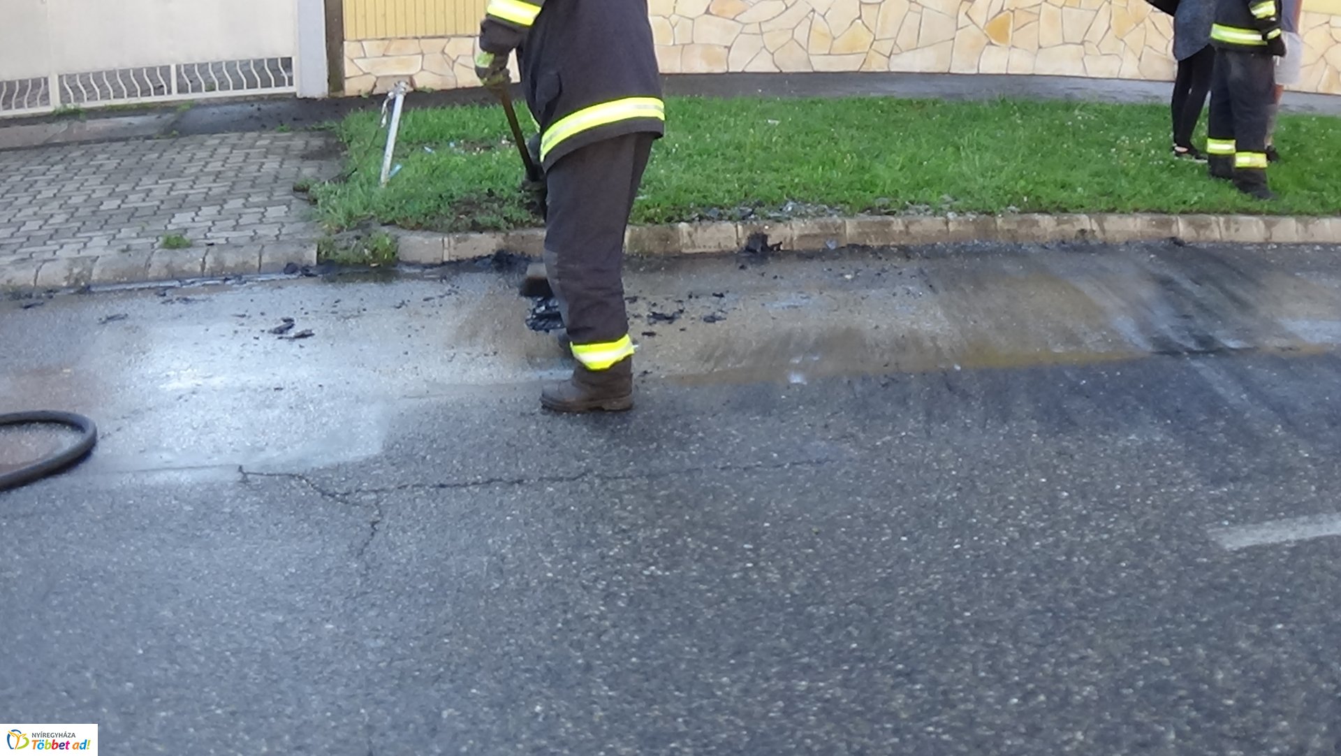 Gépkocsitűz Nyíregyházán