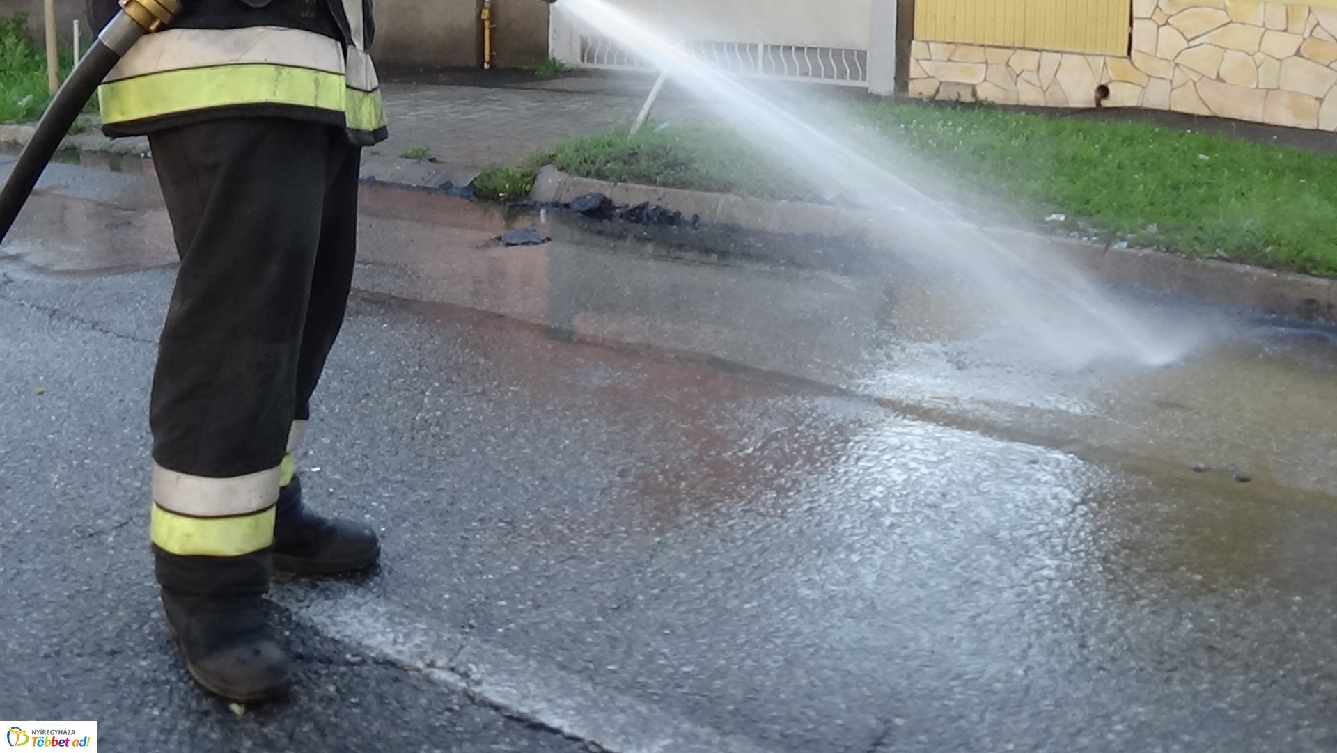 Gépkocsitűz Nyíregyházán