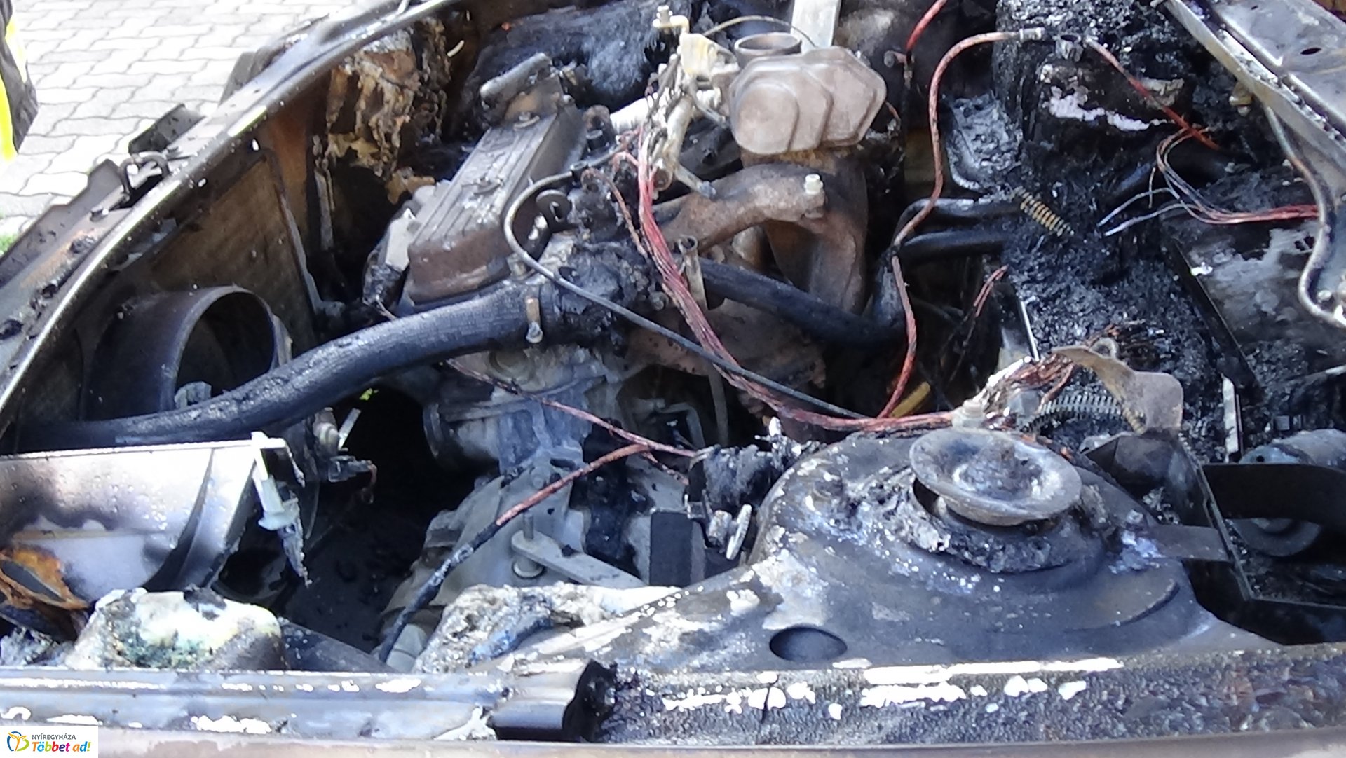 Gépkocsitűz Nyíregyházán