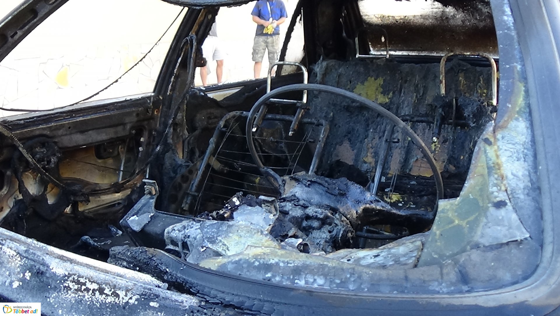 Gépkocsitűz Nyíregyházán