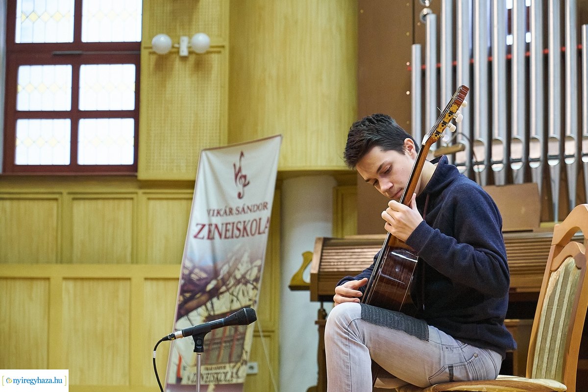 Gitár verseny a Vikár iskolában