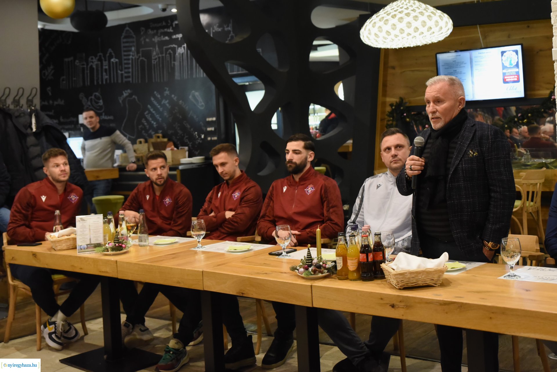 Gólösszefoglaló, kötetlen beszélgetés a Szpari szurkolókkal