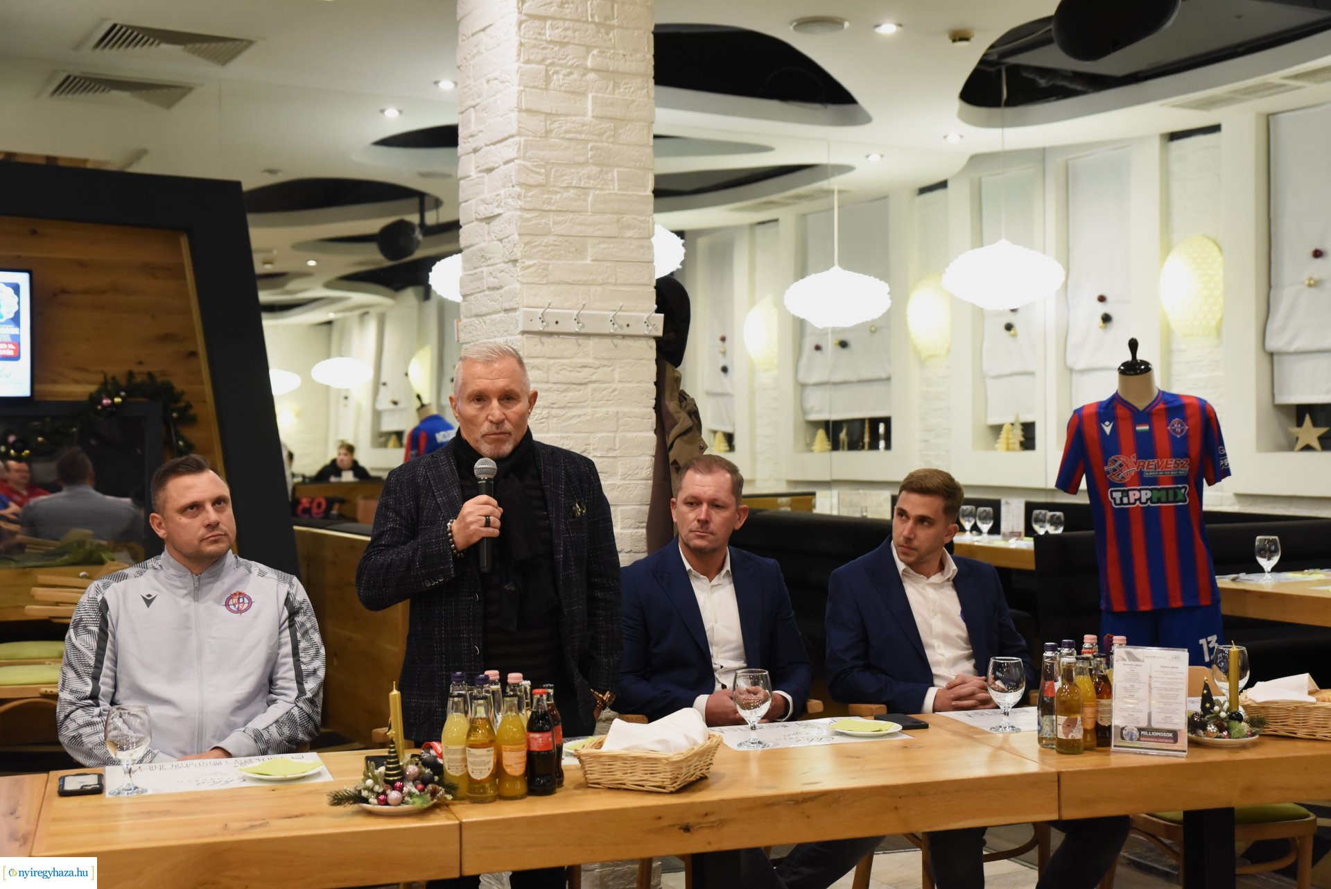 Gólösszefoglaló, kötetlen beszélgetés a Szpari szurkolókkal