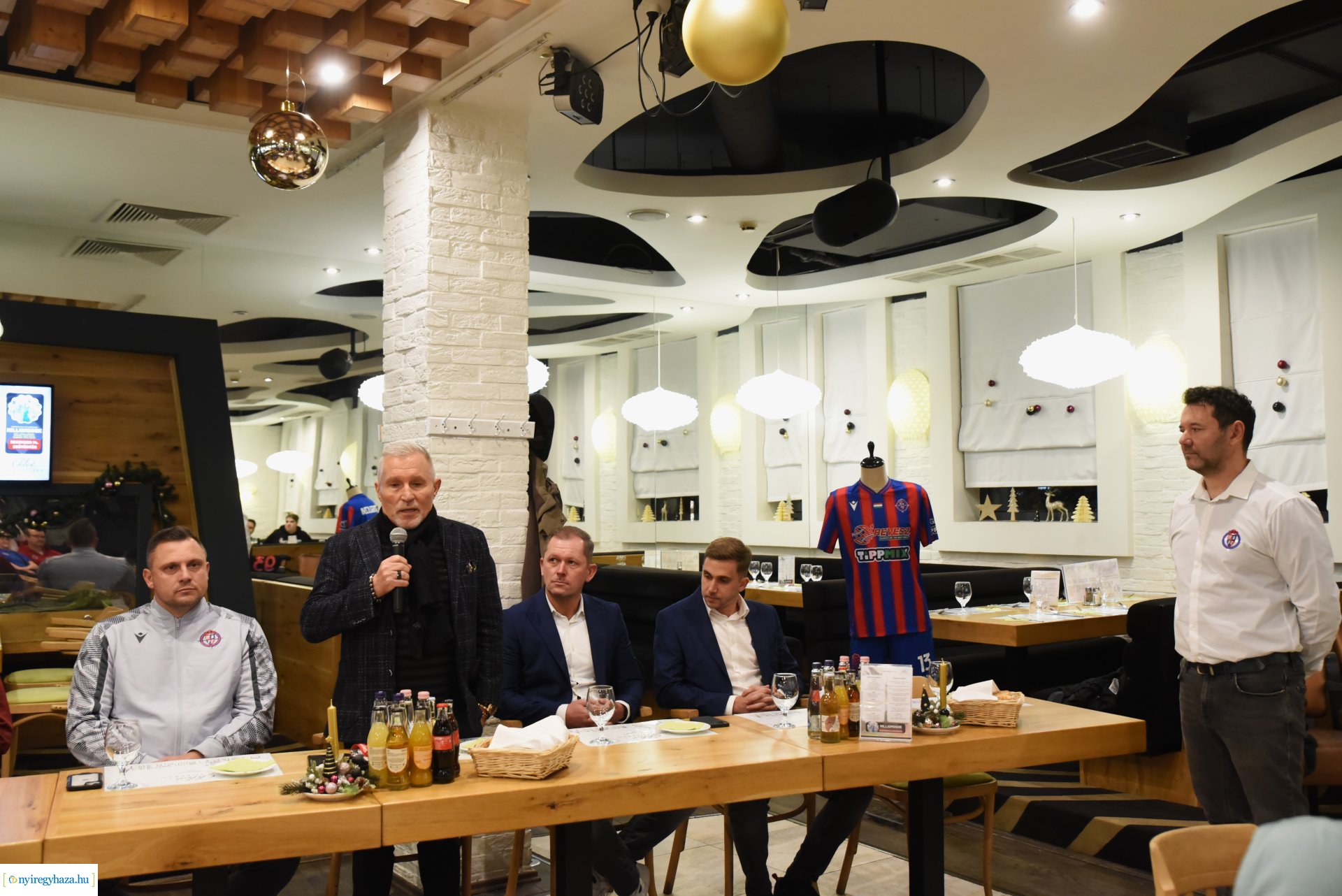 Gólösszefoglaló, kötetlen beszélgetés a Szpari szurkolókkal