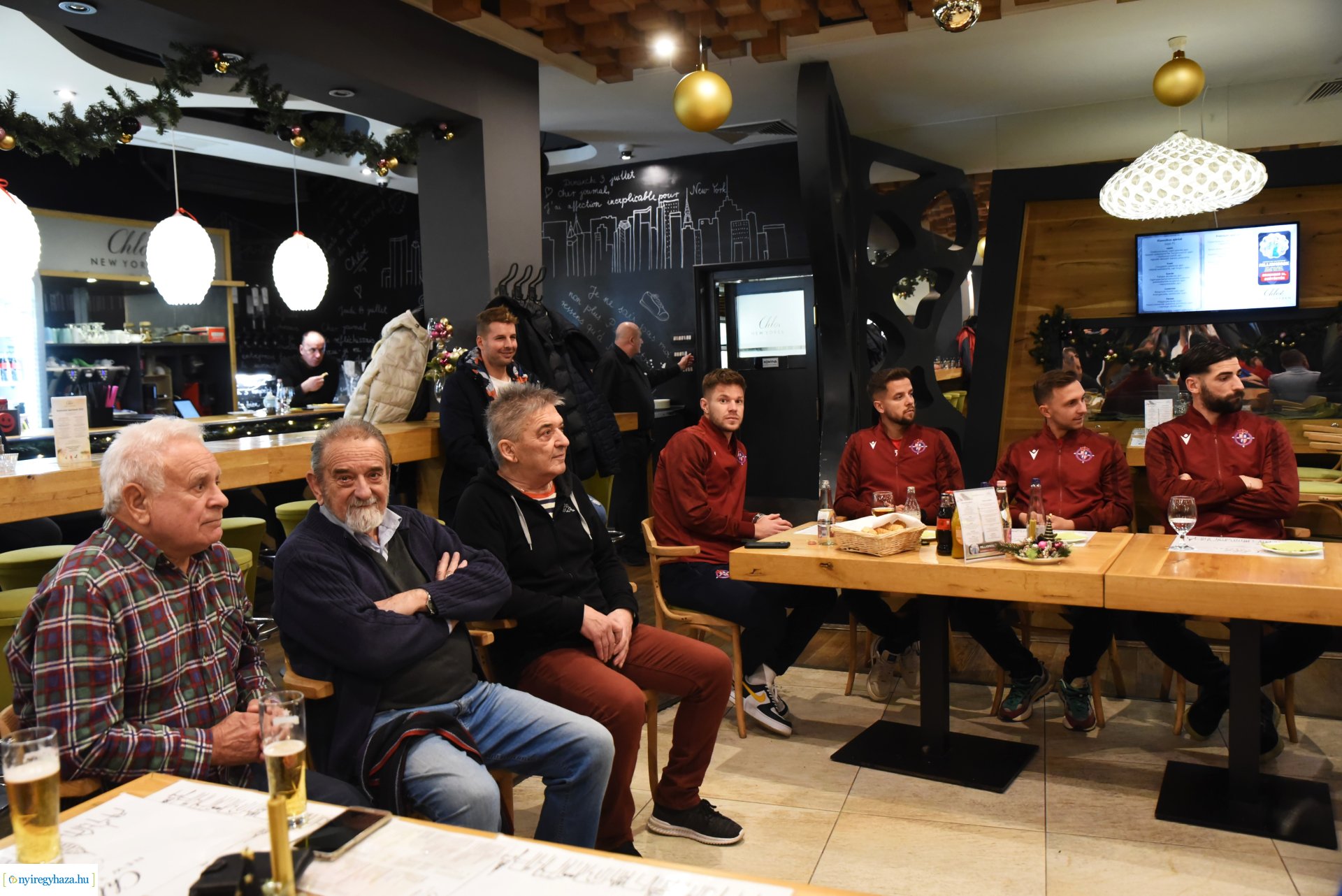 Gólösszefoglaló, kötetlen beszélgetés a Szpari szurkolókkal