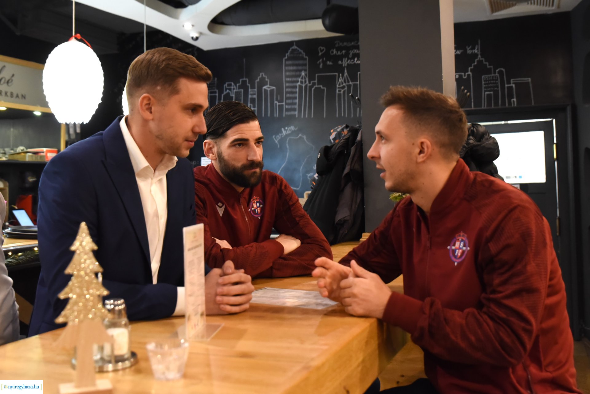 Gólösszefoglaló, kötetlen beszélgetés a Szpari szurkolókkal