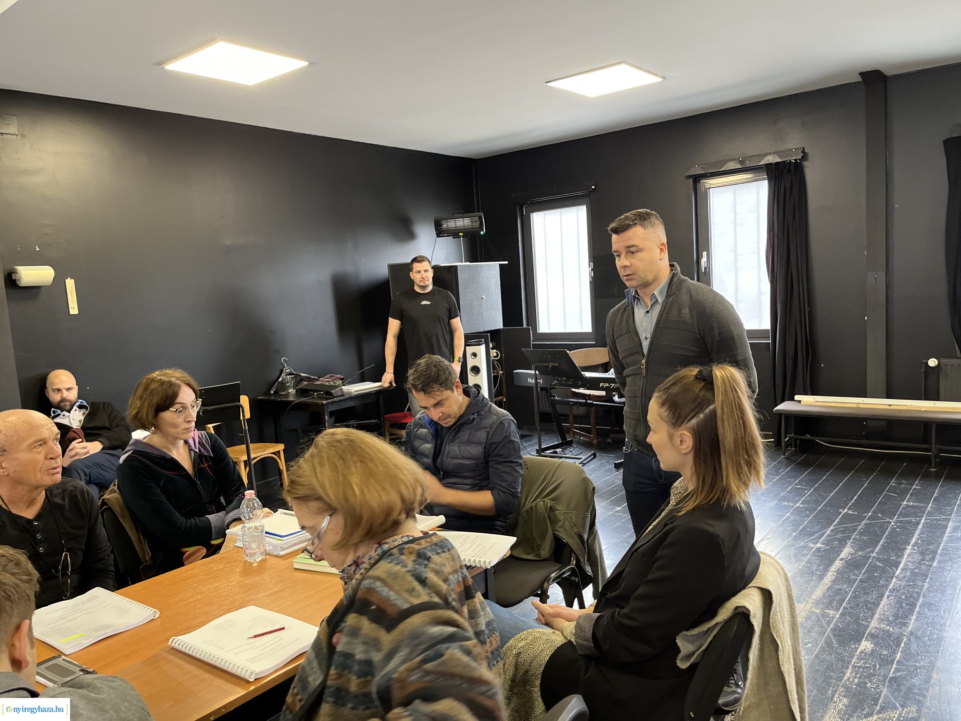 Görbe tükrök olvasópróba