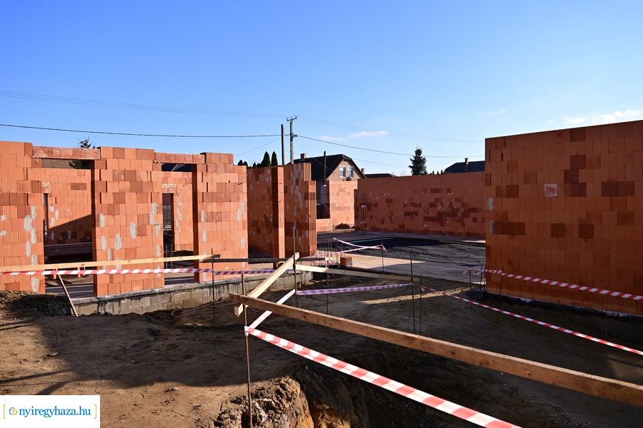 Görögkatolikus bölcsőde alapkő letétele Oroson 2024