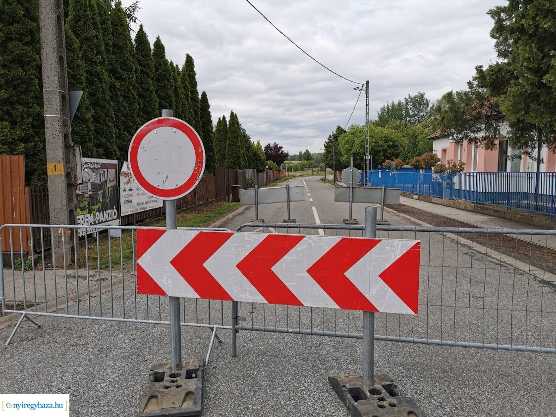 Gőzerővel haladnak a munkálatok a Család utcán