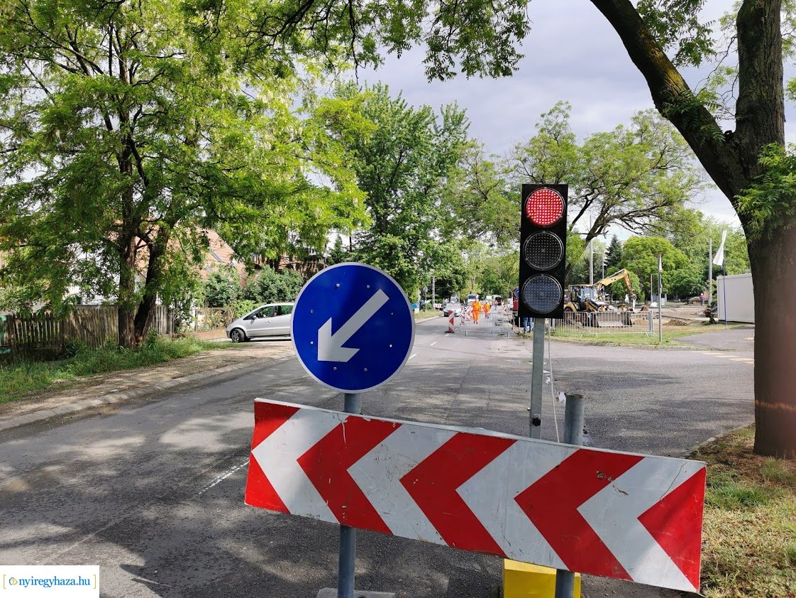 Gőzerővel haladnak a munkálatok a Család utcán