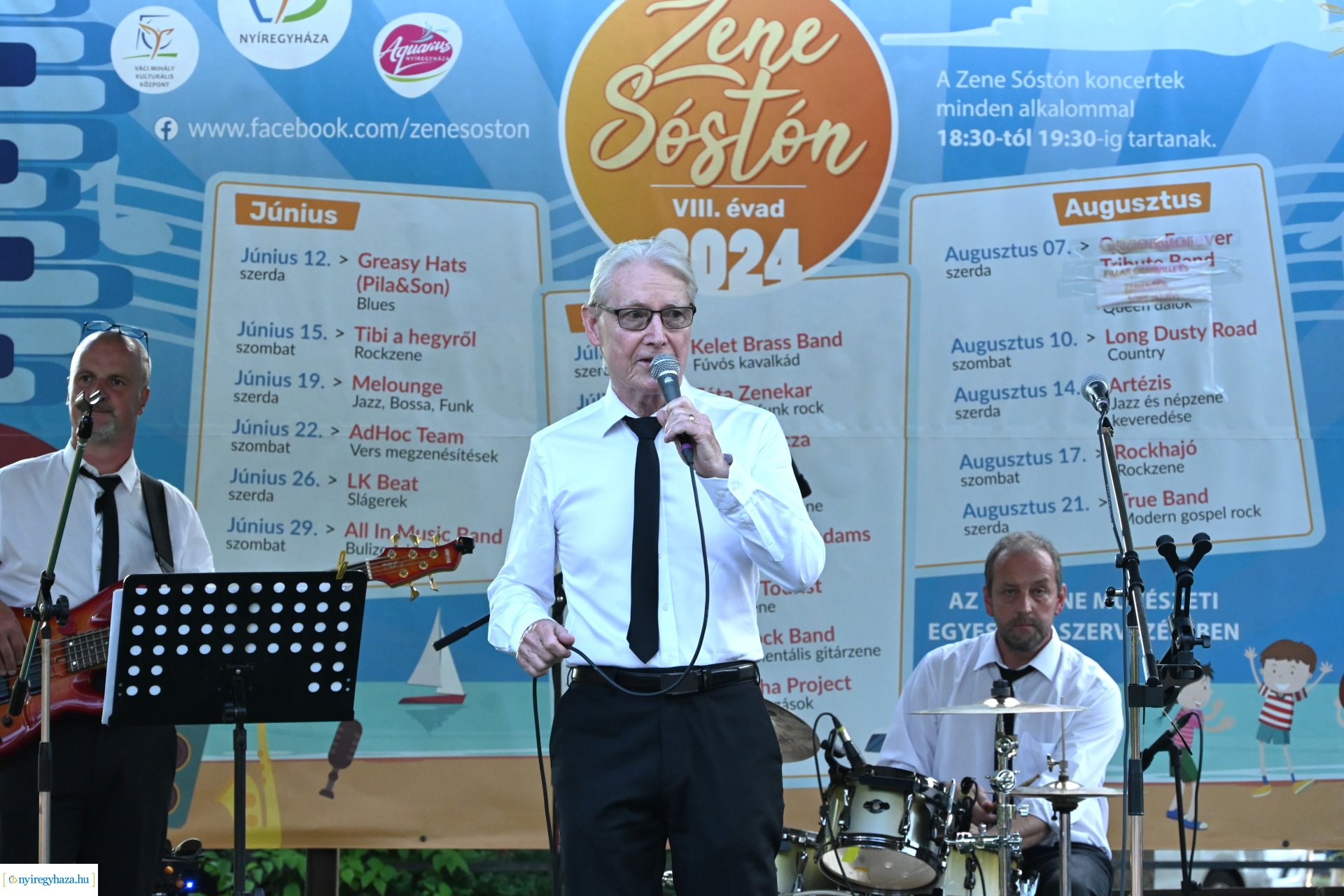 Granville Pillar és kísérő zenekara a Zene Sóstón programsorozat színpadán