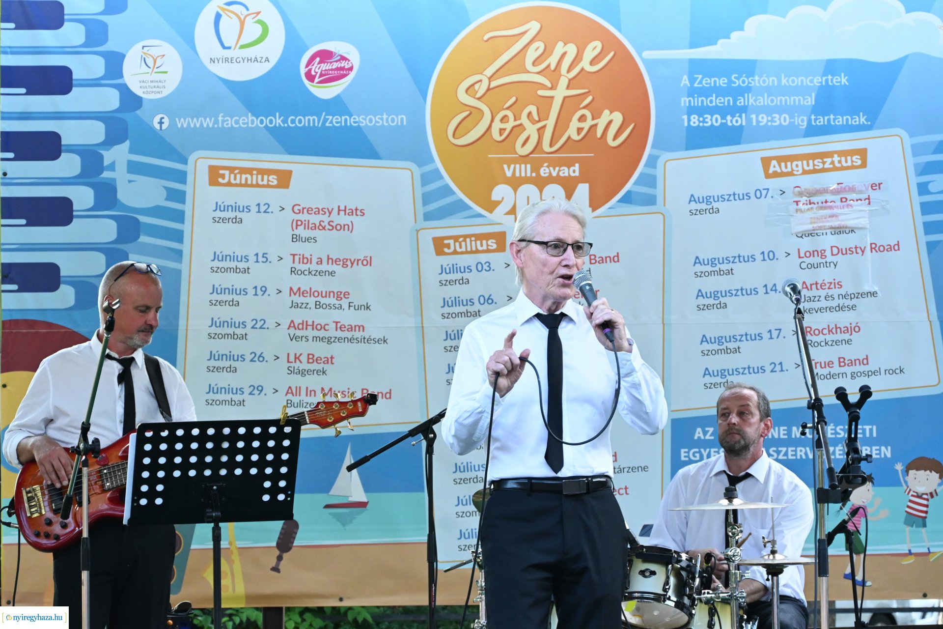 Granville Pillar és kísérő zenekara a Zene Sóstón programsorozat színpadán