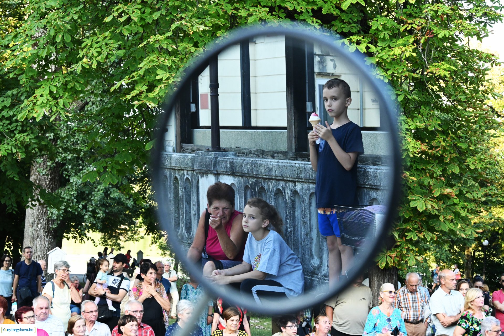 Granville Pillar és kísérő zenekara a Zene Sóstón programsorozat színpadán