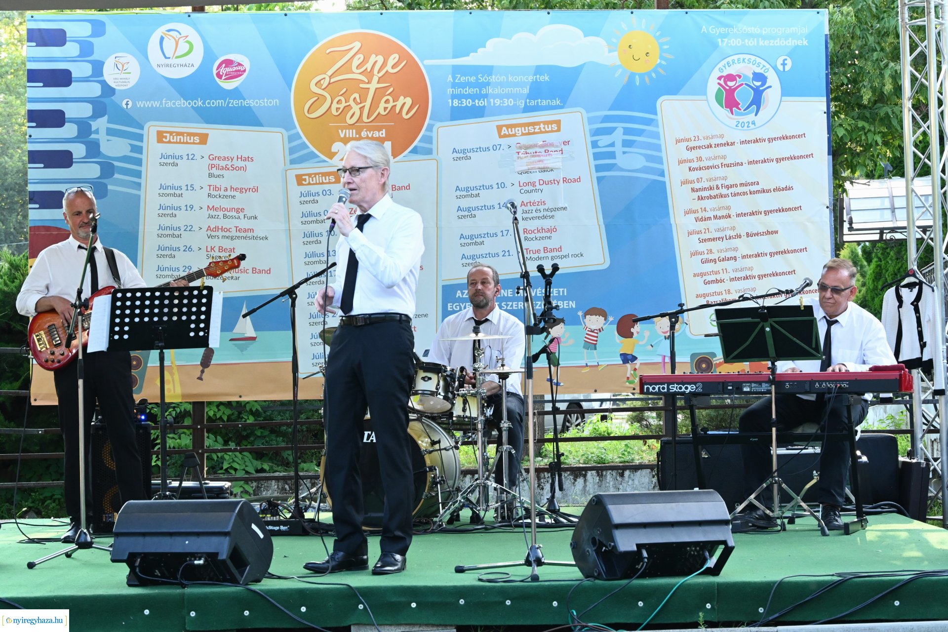 Granville Pillar és kísérő zenekara a Zene Sóstón programsorozat színpadán