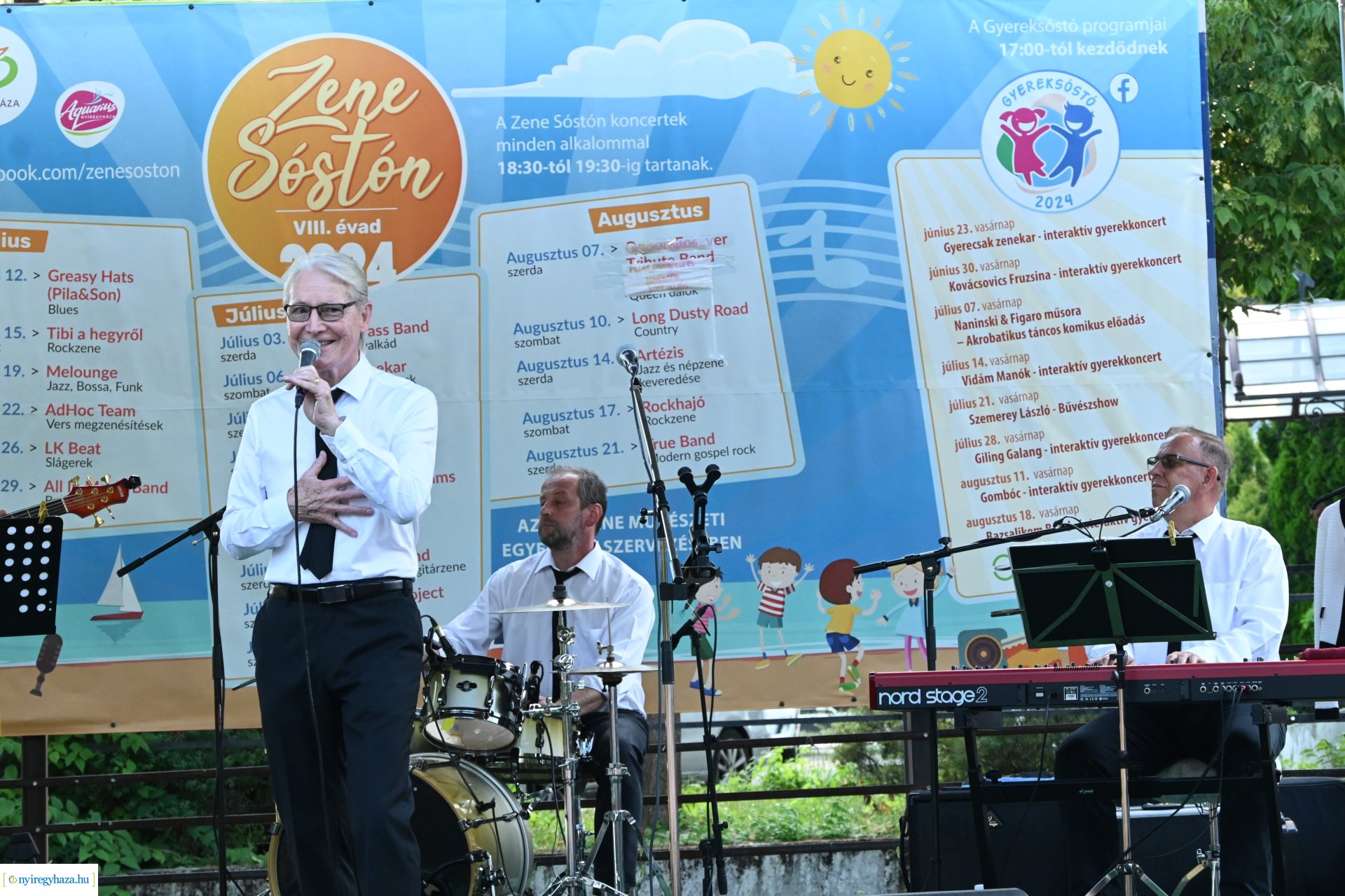 Granville Pillar és kísérő zenekara a Zene Sóstón programsorozat színpadán