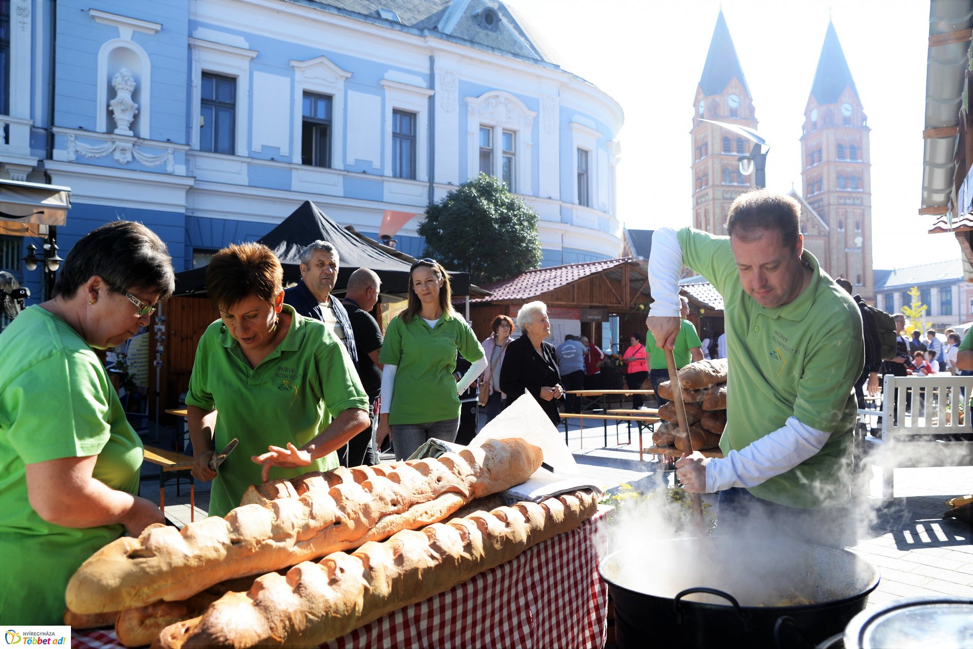 Grillbajnokság a Kossuth téren