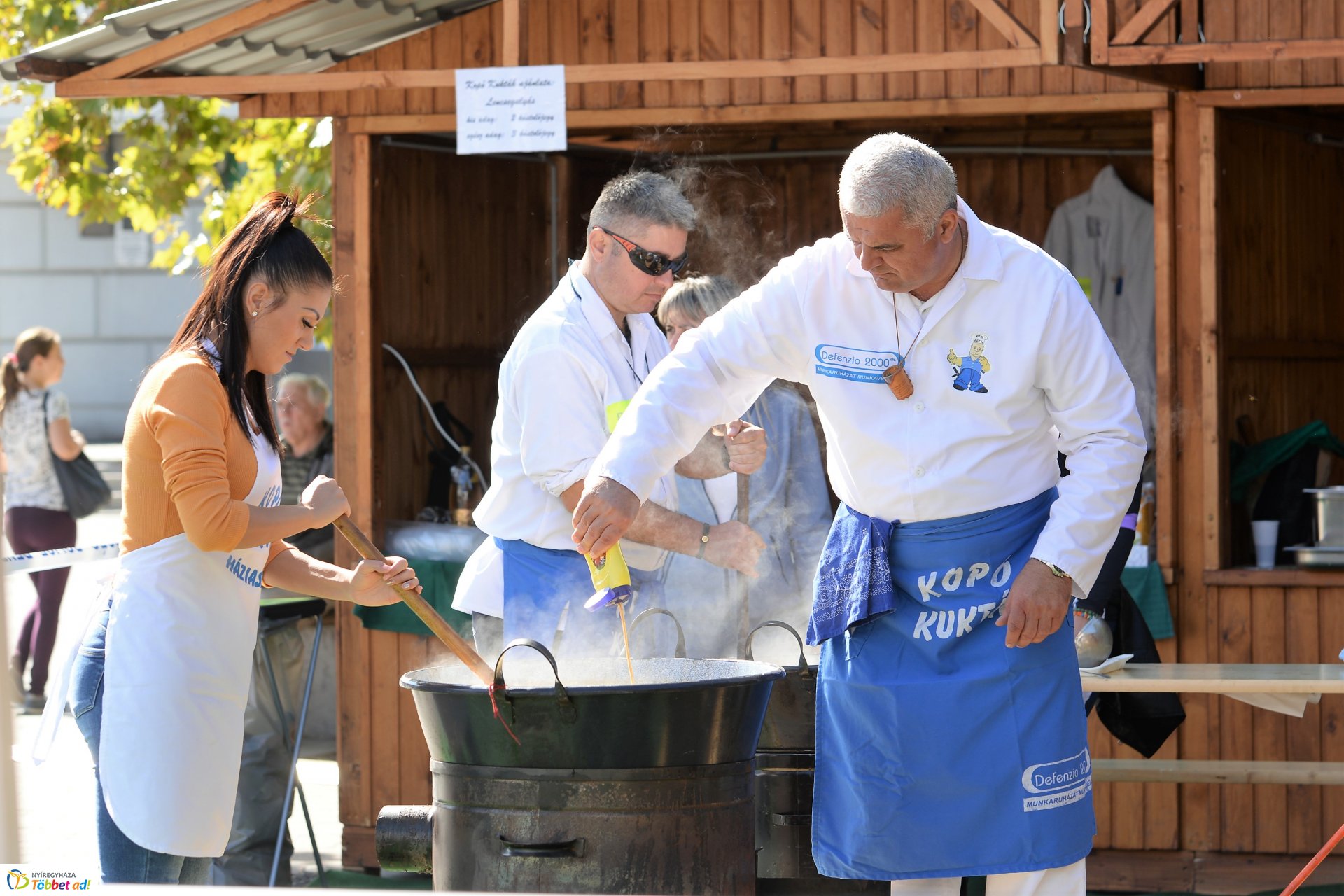 Grillbajnokság a Kossuth téren