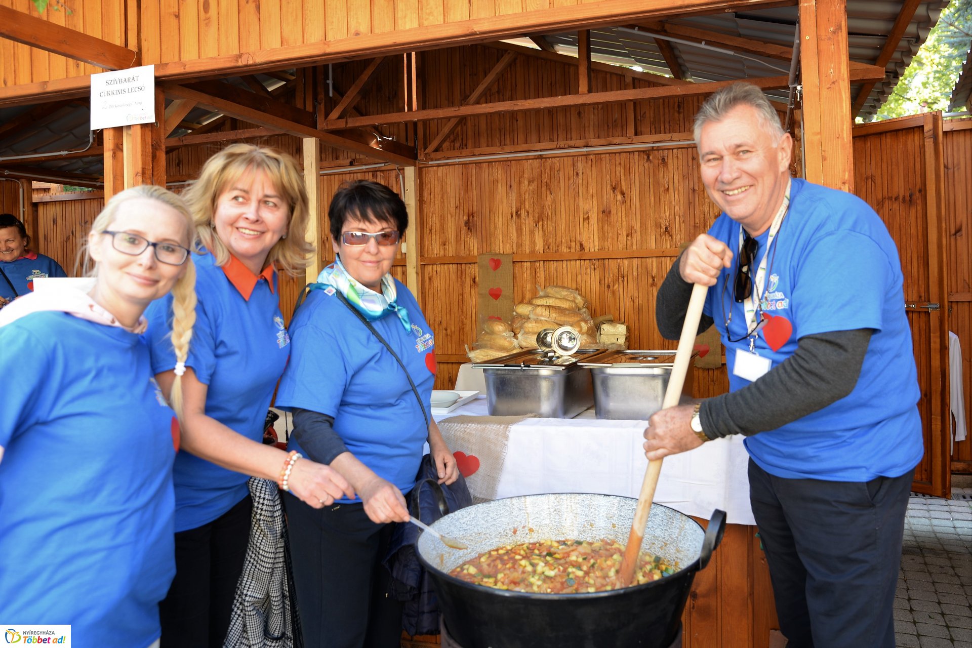 Grillbajnokság a Kossuth téren