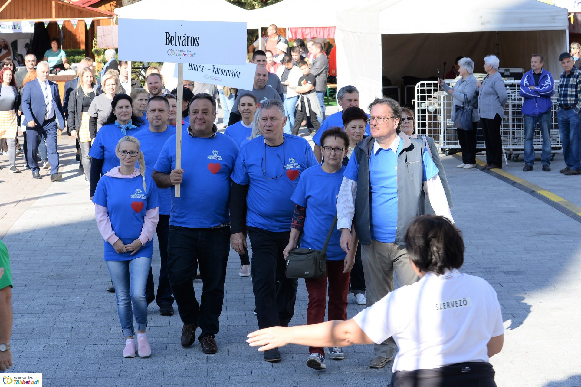 Grillbajnokság a Kossuth téren