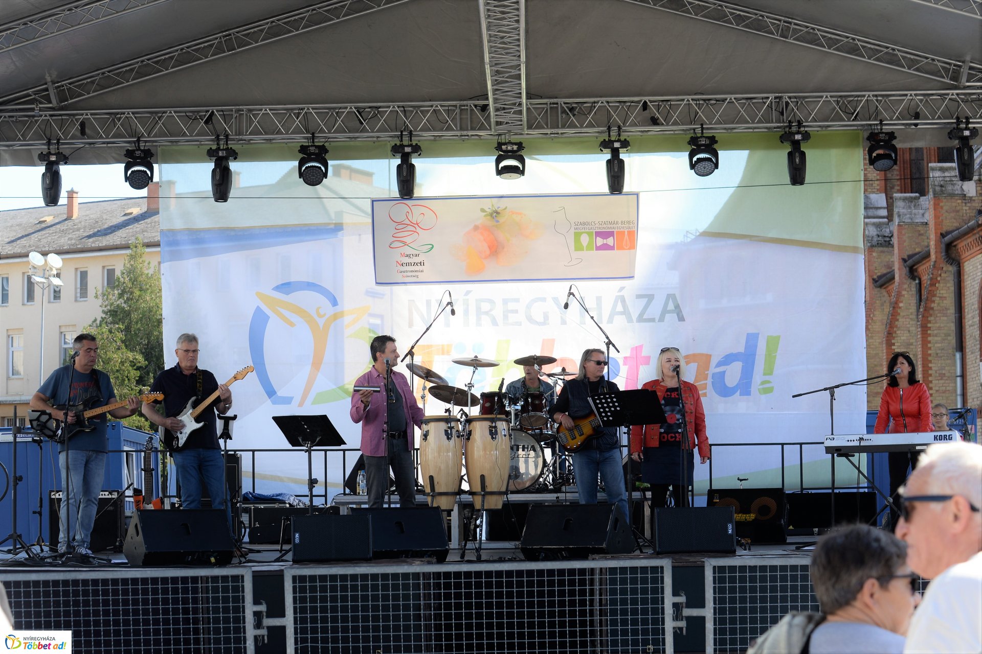 Grillbajnokság a Kossuth téren