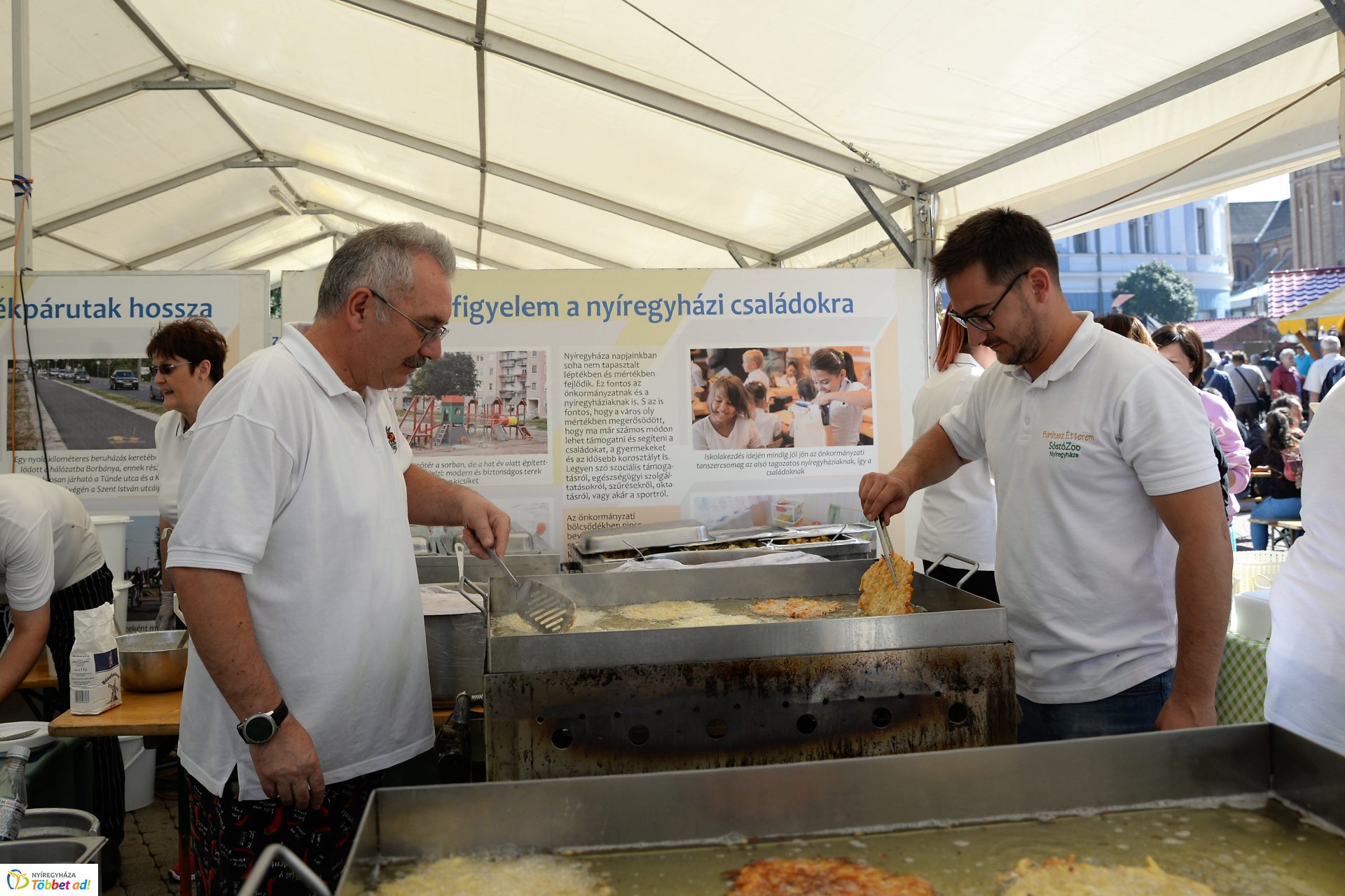 Grillbajnokság a Kossuth téren