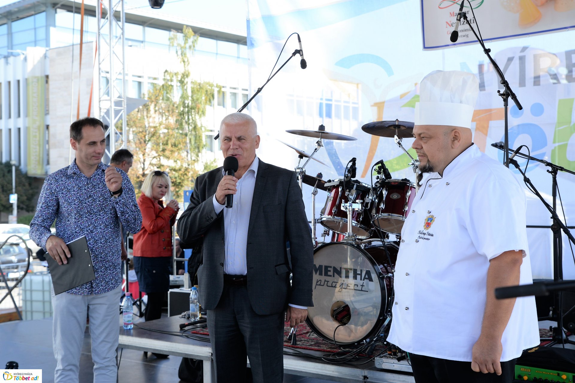 Grillbajnokság a Kossuth téren