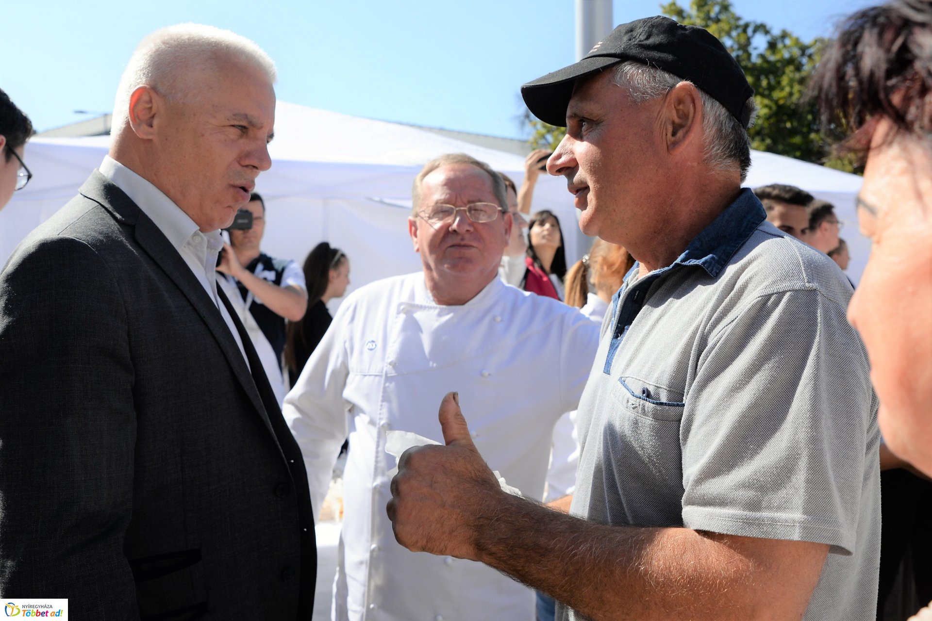 Grillbajnokság a Kossuth téren