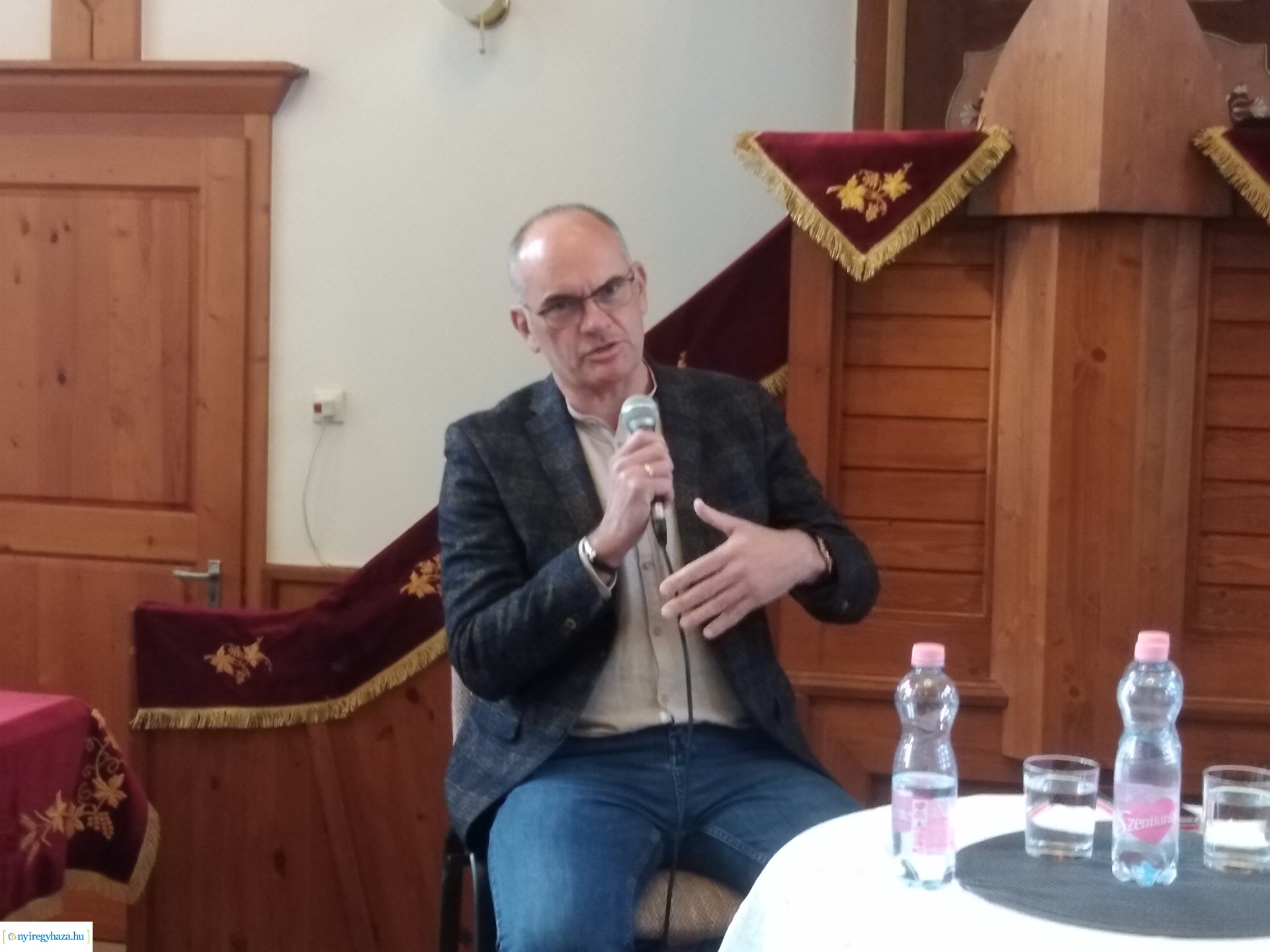 Gundel Takács Gábor volt a Református esték programsorozat vendége