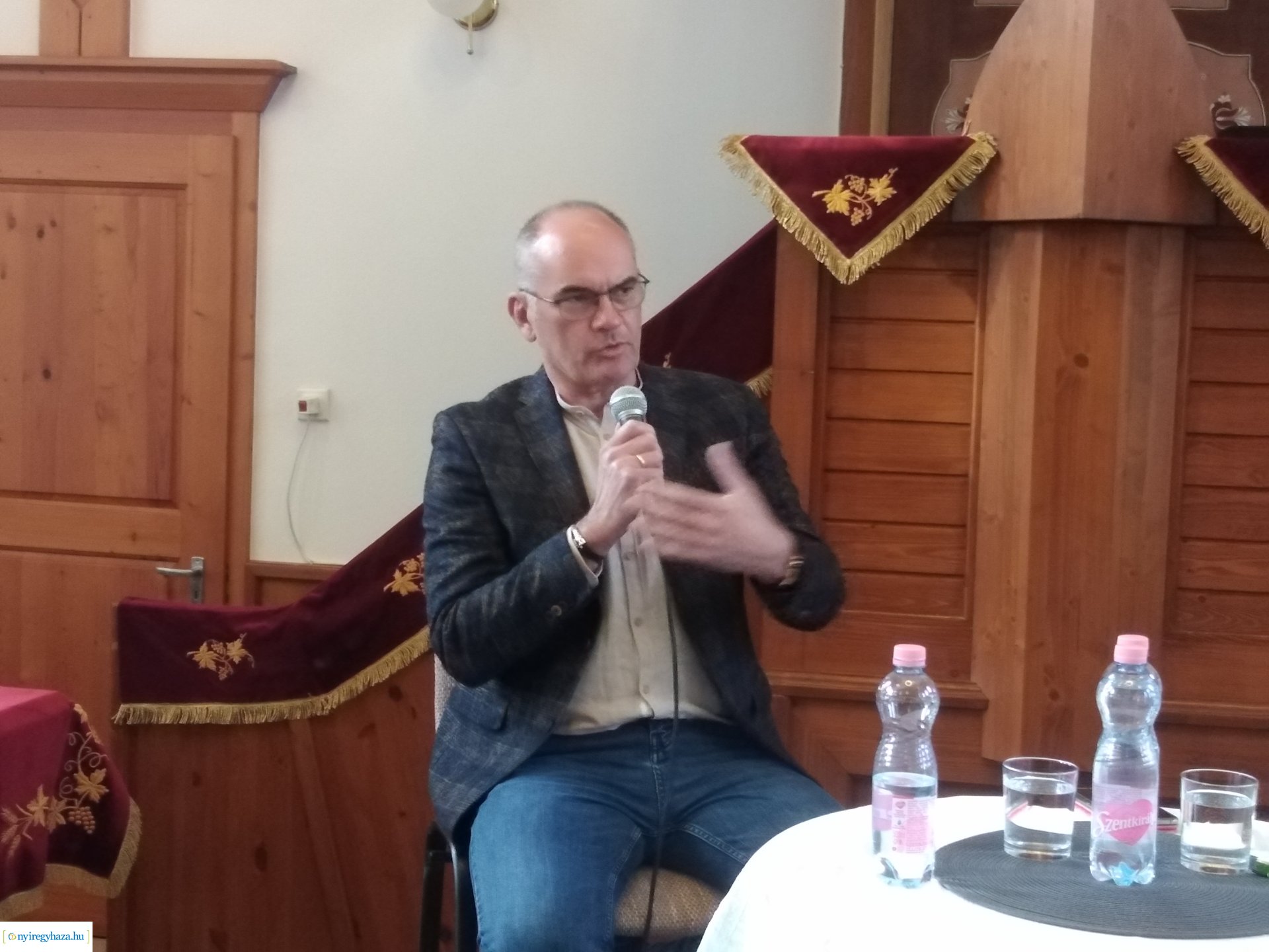 Gundel Takács Gábor volt a Református esték programsorozat vendége