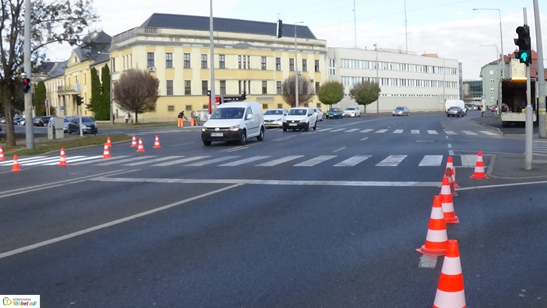 Gyalogos-átkelőhelyeket festettek a belváros több pontján