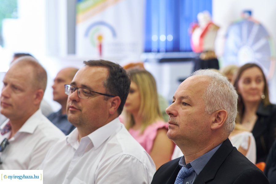 Gyártásszimulációs eszköz átadás a Szakképzési Centrumban