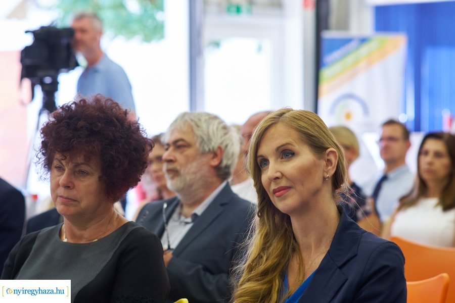 Gyártásszimulációs eszköz átadás a Szakképzési Centrumban