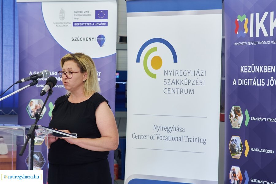 Gyártásszimulációs eszköz átadás a Szakképzési Centrumban